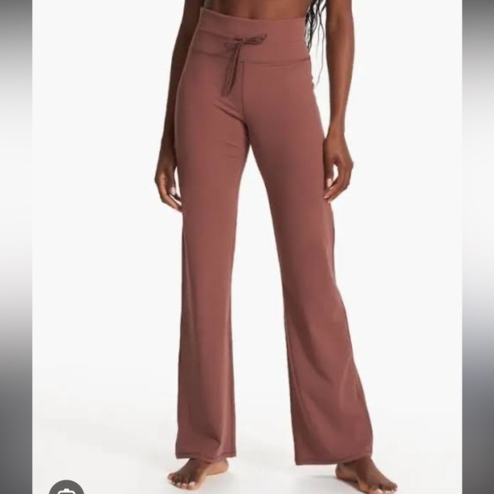 Vuori Daily Wide leg pant Hazelnut brown stretchy soft Size L